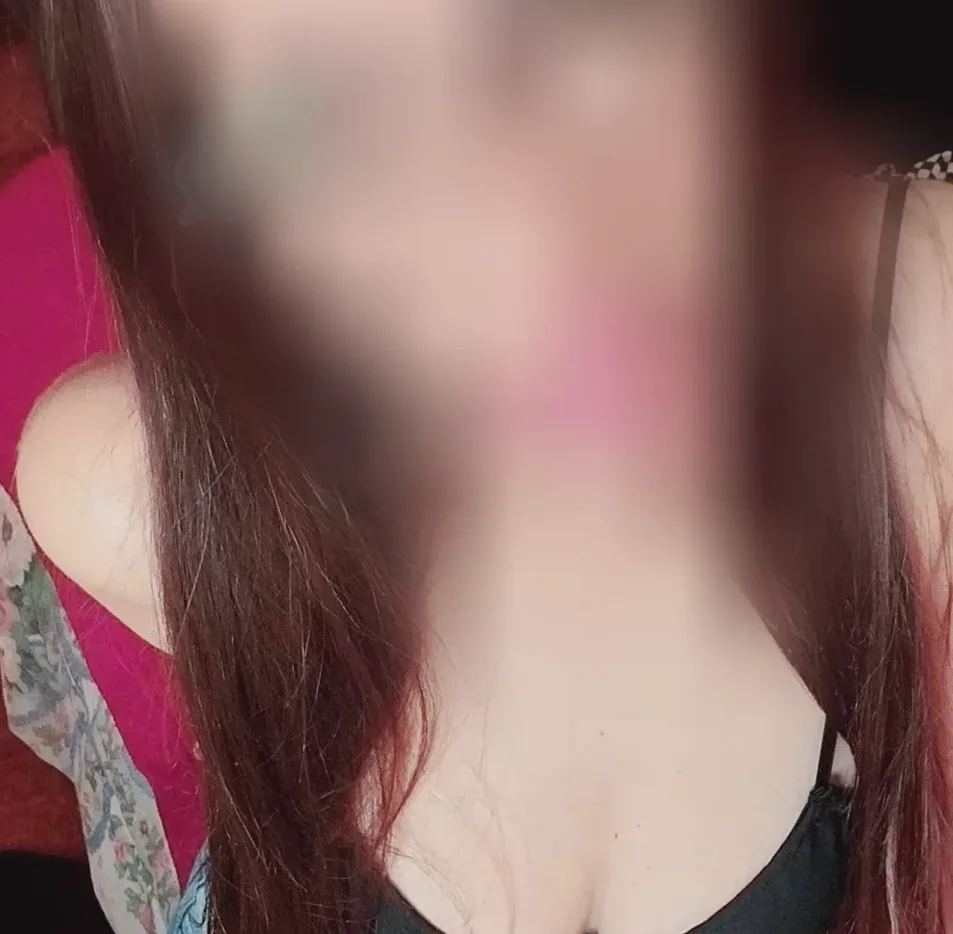 Anna, 37