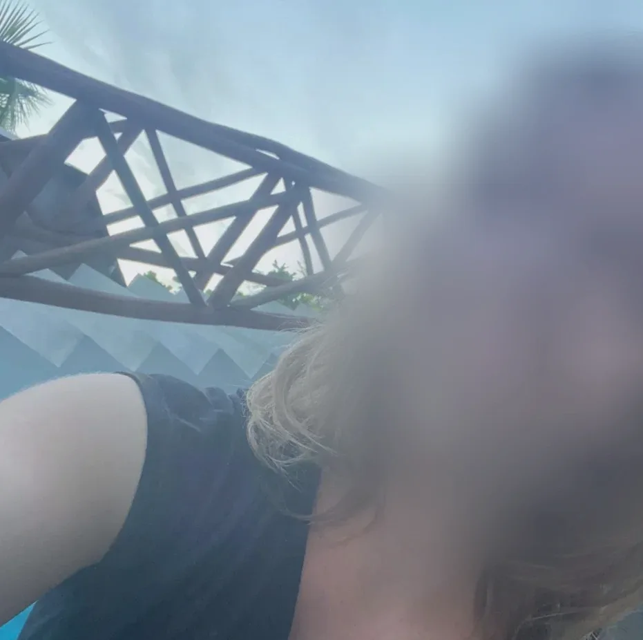 Anouk, 30