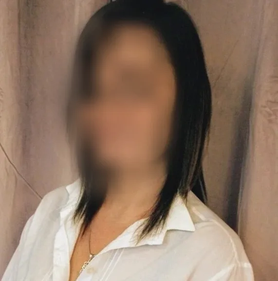 Esther, 32