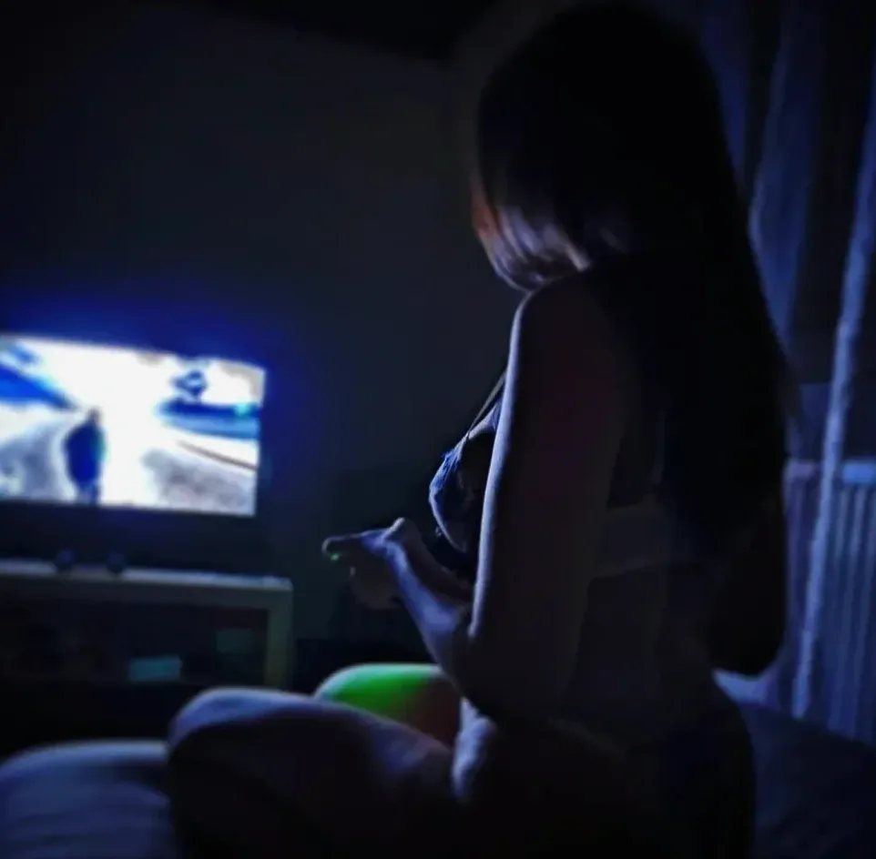 Julia, 25