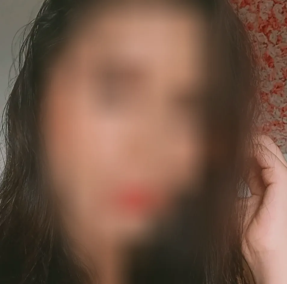Leyla, 29