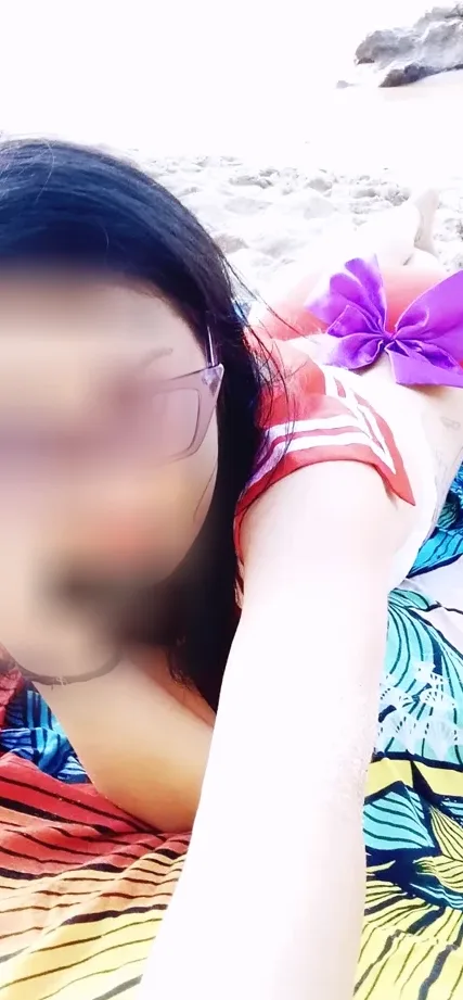 Lynn, 37