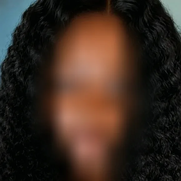 Sara, 27